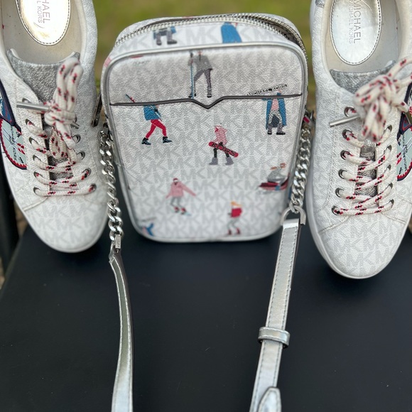 Michael Kor shoes and purse. It’s a bundle deal. - Picture 4 of 15